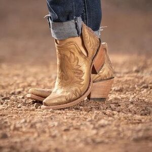 ARIAT SHORT BOOTS (GOLD)